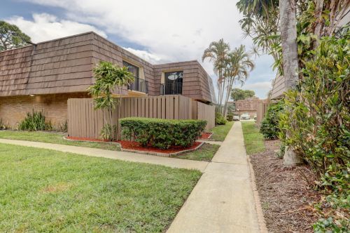 1312 13th Ct, West Palm Beach FL  33410-5111 exterior