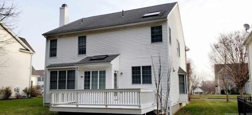 9 Ashley Ct, Danbury, CT 06810-7270