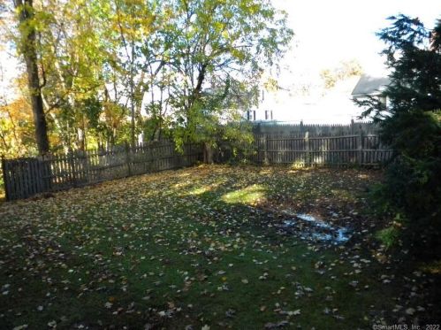 61 Rockridge Rd, Waterbury, CT 06705-2344