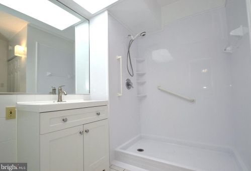 905 Cherrington Dr, Harrisburg PA  17110-9493 exterior