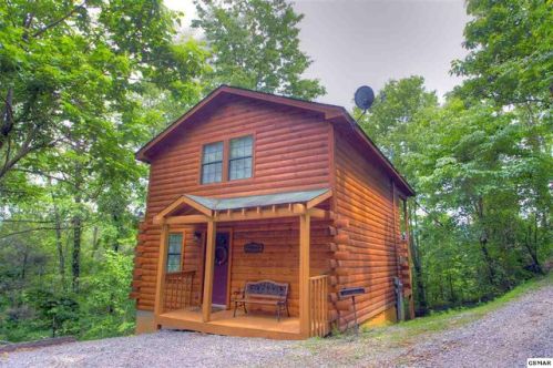 912 Boyd Blvd, Gatlinburg, TN 37738-5404