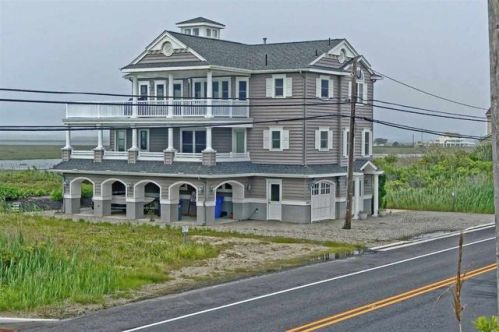 1704 Commonwealth Ave, Strathmere NJ  exterior