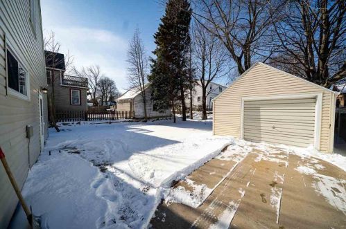 1108 8 St, Manitowoc WI 54220-2818 exterior