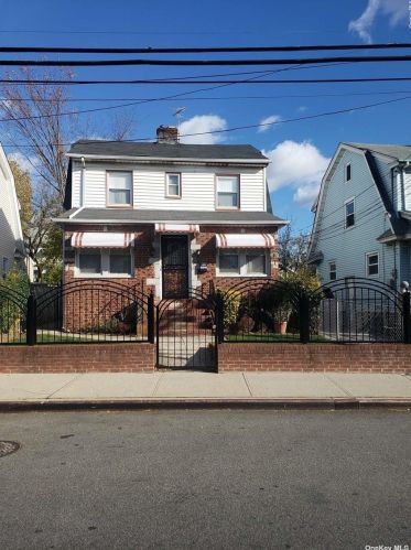 104-25 Farmers Blvd, Jamaica, NY 11412-3124