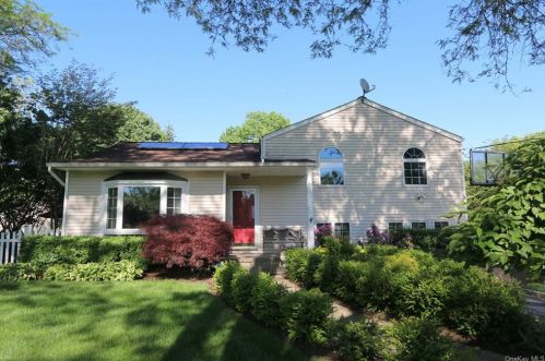 2494 Mill Pond Rd, Yorktown Hgts, NY 10598-3512