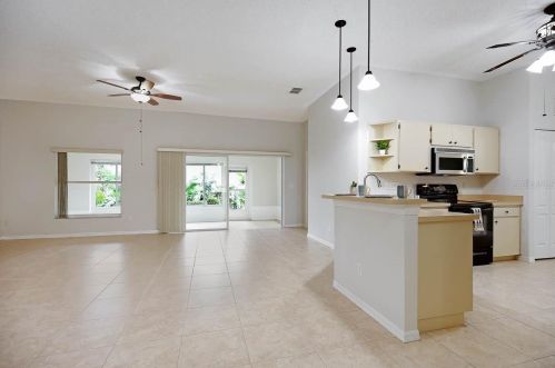 1002 New Winsor Loop, Ruskin, FL 33573-7086
