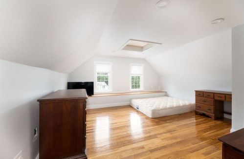 2 Howard St, Salem NH  03079-2565 exterior