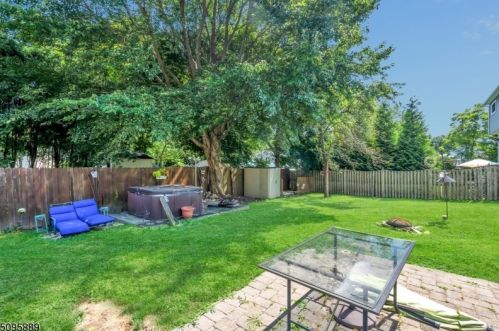 113 Santa Fe Trl, Hopatcong NJ  07843-1247 exterior