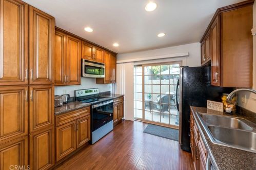 5180 Dover Dr, Buena Park CA  90623-2313 exterior