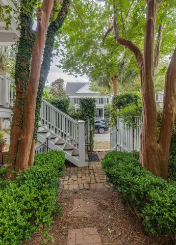 75 Sowell St, Mount Pleasant SC  29464-2660 exterior