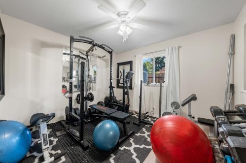 9271 Briles Ct, Elk Grove CA  95624-2451 exterior