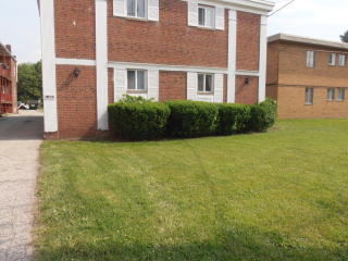 17550 Lake Shore Blvd, Cleveland OH  44119-2673 exterior