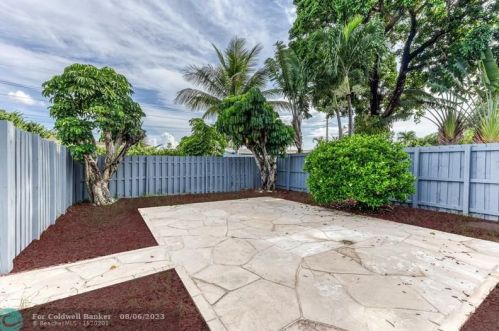 2327 37 Ave, Hollywood FL 33021-3626 exterior