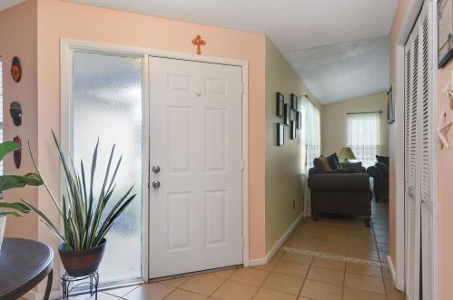 620 Riverwoods Cir, Orlando, FL 32825-8153