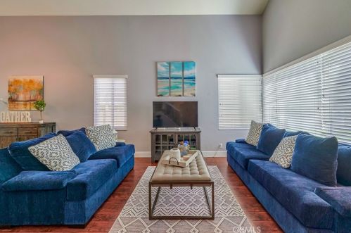 43520 Calle Nacido, Temecula CA  92592-3034 exterior