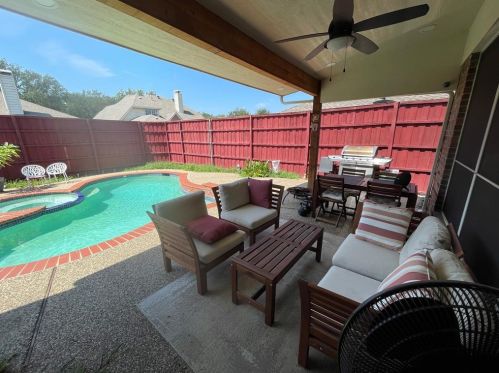 6821 Patrick Ln, Plano TX  75024-6347 exterior