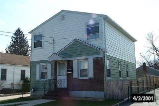 21 Evelyn Ave, Westbury NY  11590-4214 exterior