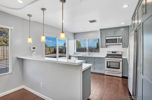 10937 Magna Ln, Lakeside, CA 92040-2234