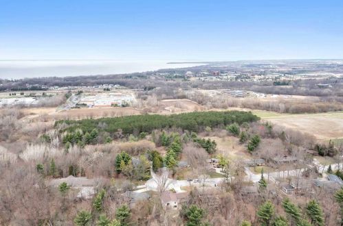 3030 Bay View Dr, Green Bay, WI 54311-5908