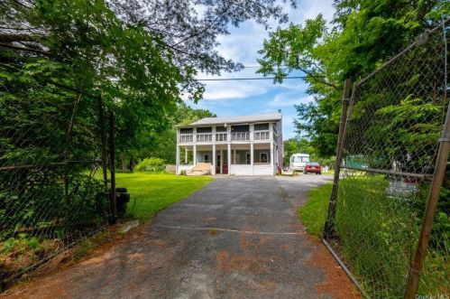 59 Sherwood Rd, Monticello, NY 12701-3226