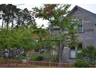 310 Lake St, Ilwaco, WA 98624-9116