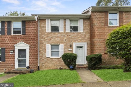 147 Farrell Ln, Fredericksburg, VA 22401-4005