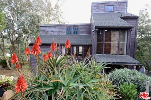 19816 Grand View Dr, Topanga, CA 90290-3314