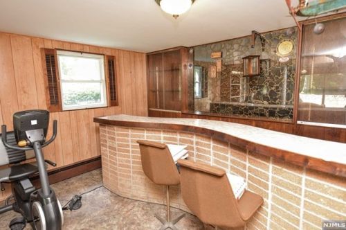 9 Brook Ave, Montvale NJ  07645-2101 exterior