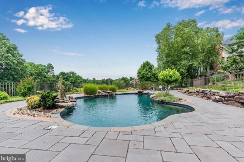 644 Southridge Dr, Navy Sup Dpt PA  17055-6025 exterior