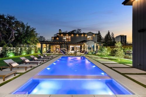 4508 Haskell Ave, Van Nuys CA  91436-3148 exterior