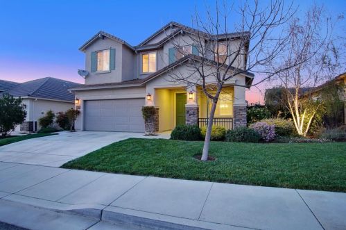 1270 Brigantino Dr, Hollister, CA 95023-4227