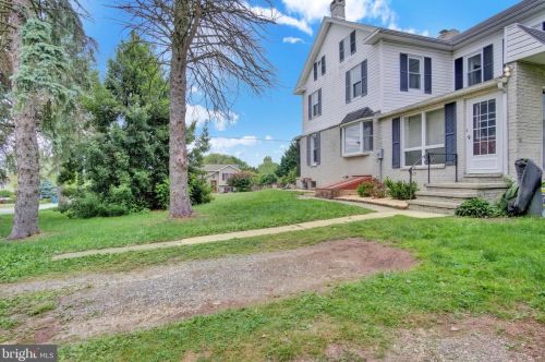 316 Kendale Rd, Red Lion PA  17356-9633 exterior