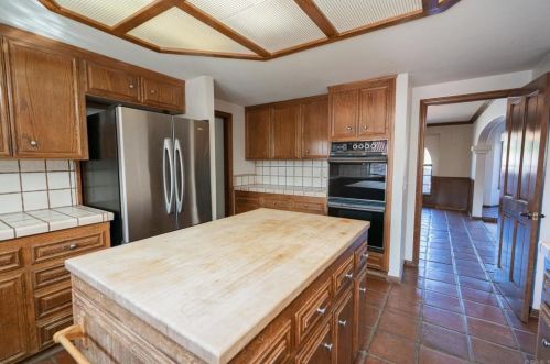 1129 Sugarbush Dr, Vista CA  92084-6605 exterior