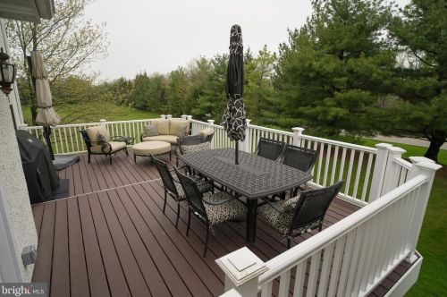 528 Dogwood Dr, Prospectville PA 19002-6109 exterior