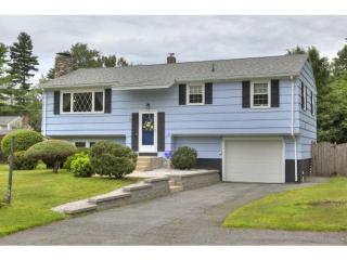 5 Kurt Rd, Salem, NH 03079-2705