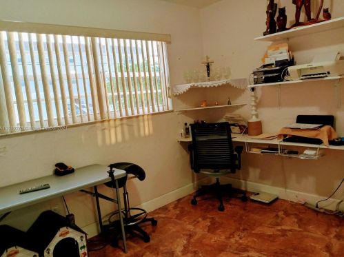 2025 3 Ave, Hialeah FL  33010-4994 exterior