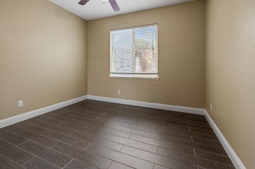 576 Bramblewood Ave, Lathrop CA 95330-9370 exterior