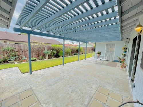 686 Wisteria Ave, Rialto CA  92376 exterior