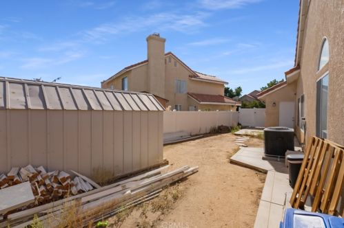 13262 Spring Way, Victorville CA  92392-6805 exterior