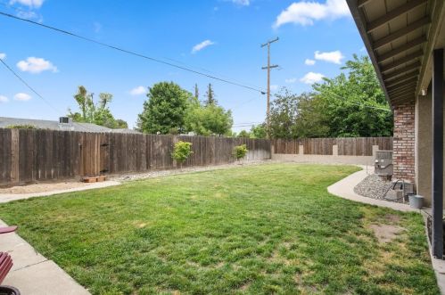 1445 Gary Ln, Modesto CA  95355-3125 exterior