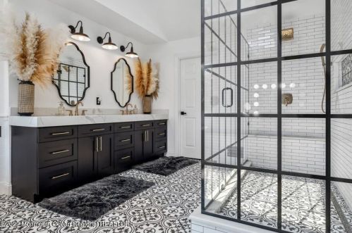 6 Courtney Ct, East Freehold NJ 07728-9563 exterior