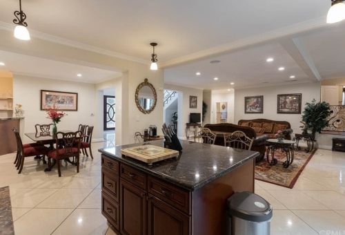 4226 Sepulveda, Van Nuys CA 91402-4305 exterior