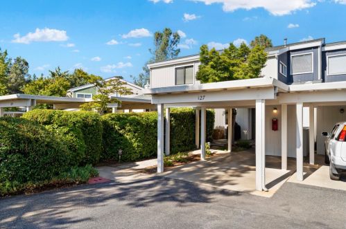 127 Rockwood Dr, Grass Valley, CA 95945-5636