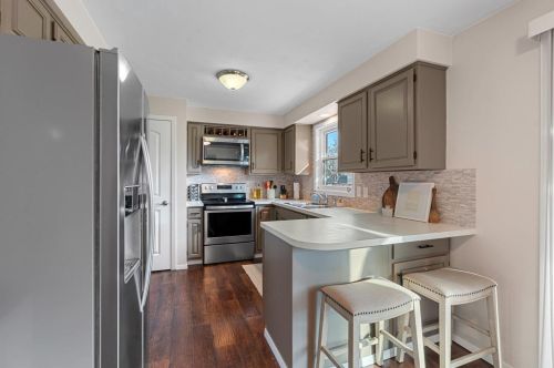 1283 Harold Dr, Menasha, WI 54952-1674