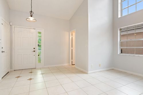 22 Governors Ct, West Palm Beach FL  33418-7159 exterior