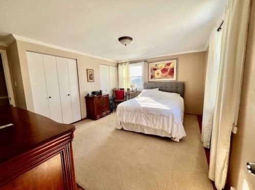 114 Oakhurst Rd, Pittsburgh PA  15215-1452 exterior