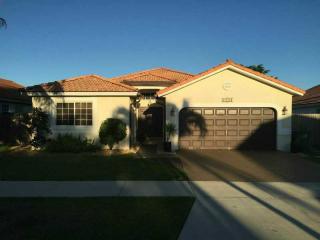 9121 165th Pl, Miami, FL 33196-1016