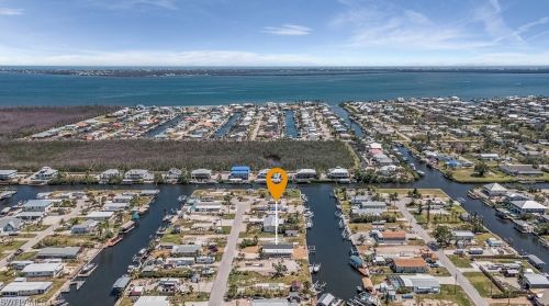 2743 Patterson Ct, Saint James City FL  33956-2168 exterior