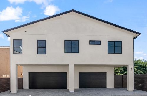 1855 Frankfort St, San Diego CA  92110-3514 exterior