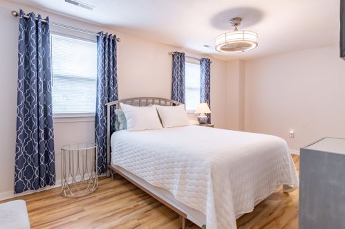 54 Bluestone Dr, Nashua NH 03060-6835 exterior